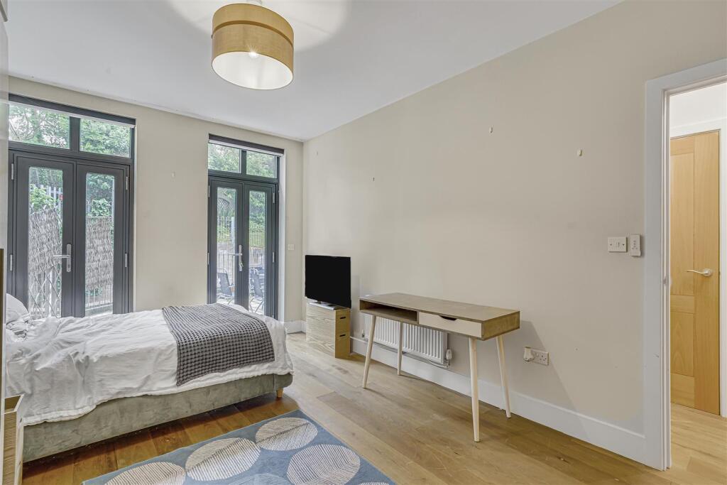 Flat_1__61_Putney_Bridge_Road__SW15-5.jpg