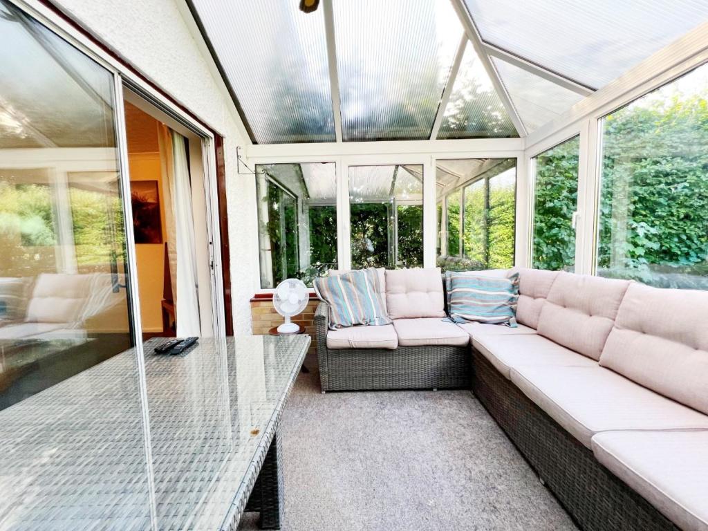 Conservatory pic 2.jpg