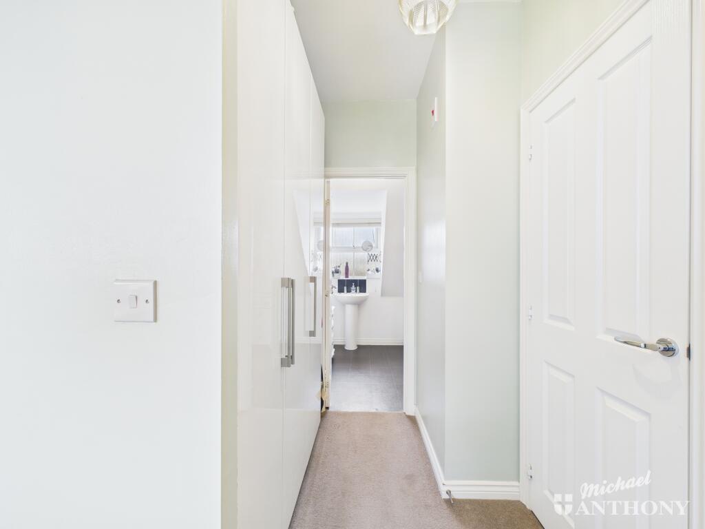 CAM02773G0-PR0363-STILL021