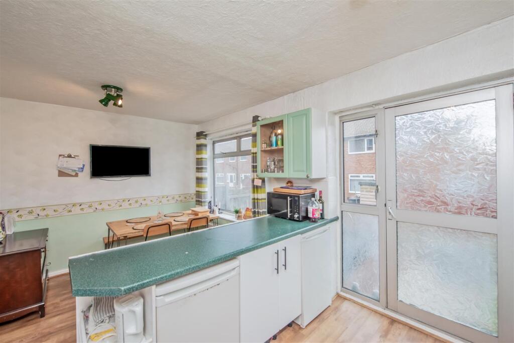 Fitted Dining Kitchen: