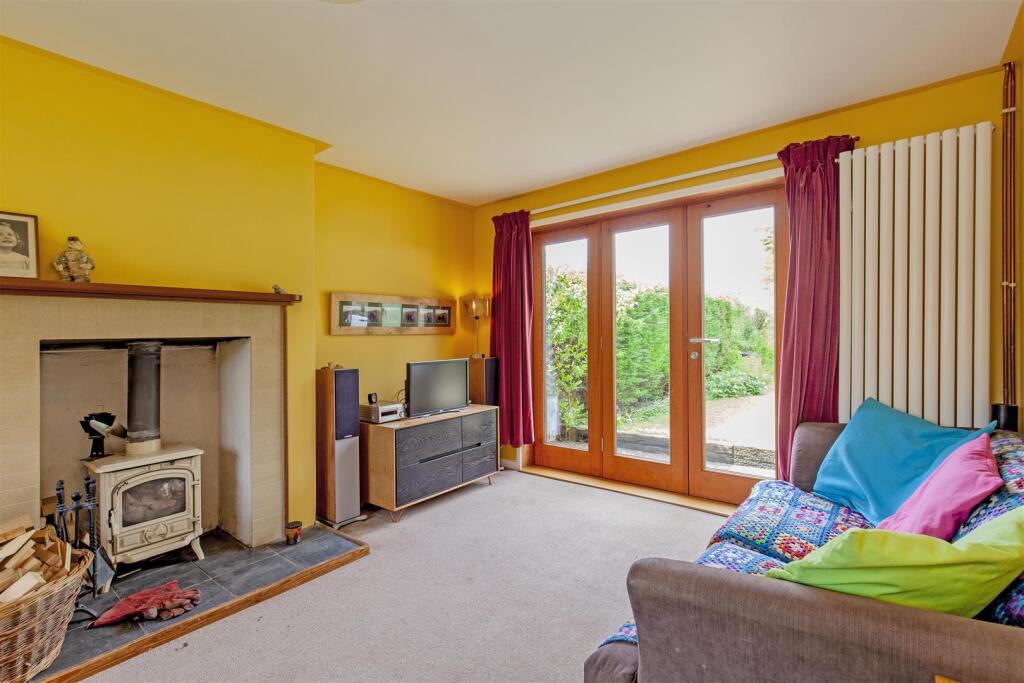 Reception Room-1.jpg