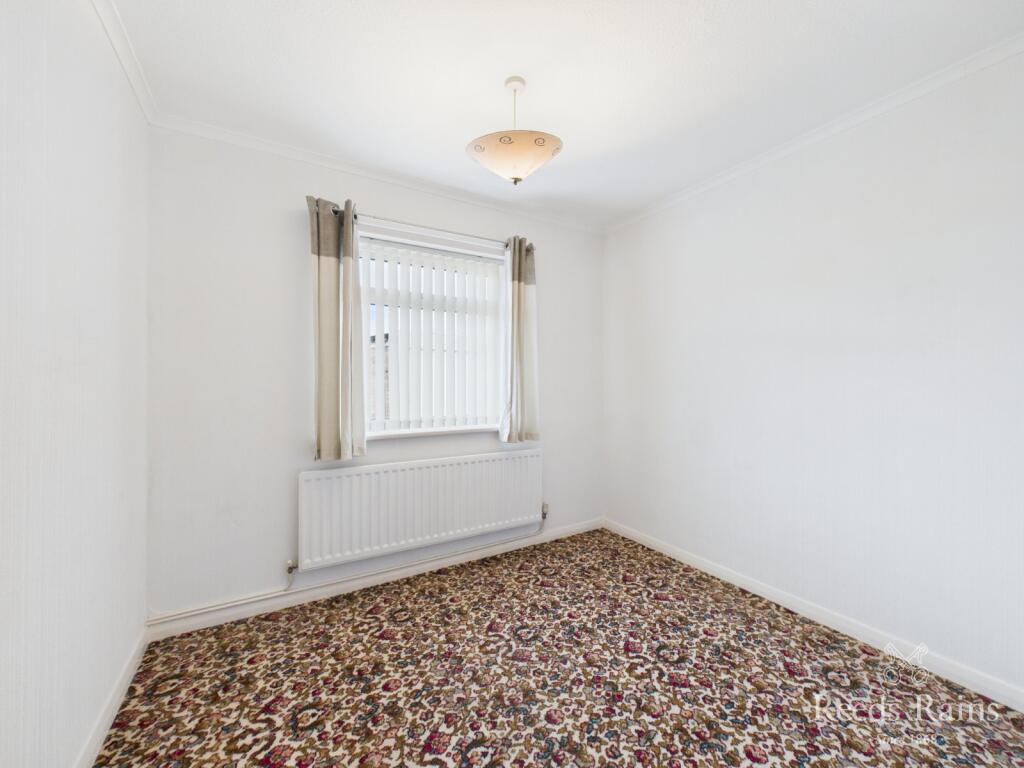 Bedroom 2/Dining Roo