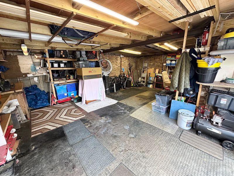 Garage/ Workshop