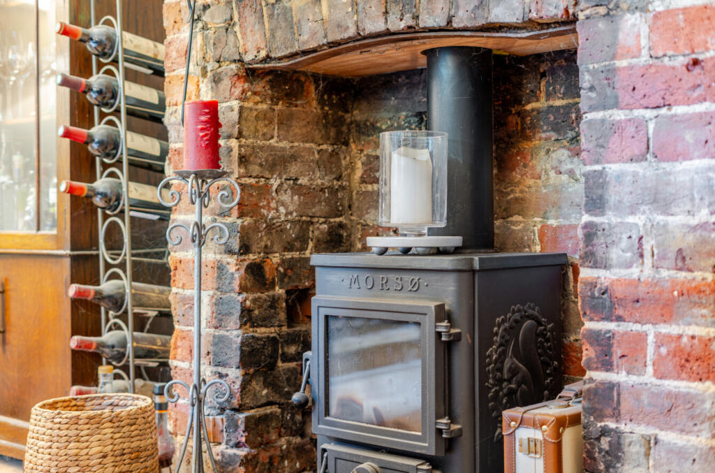 1297819-16-682e34...