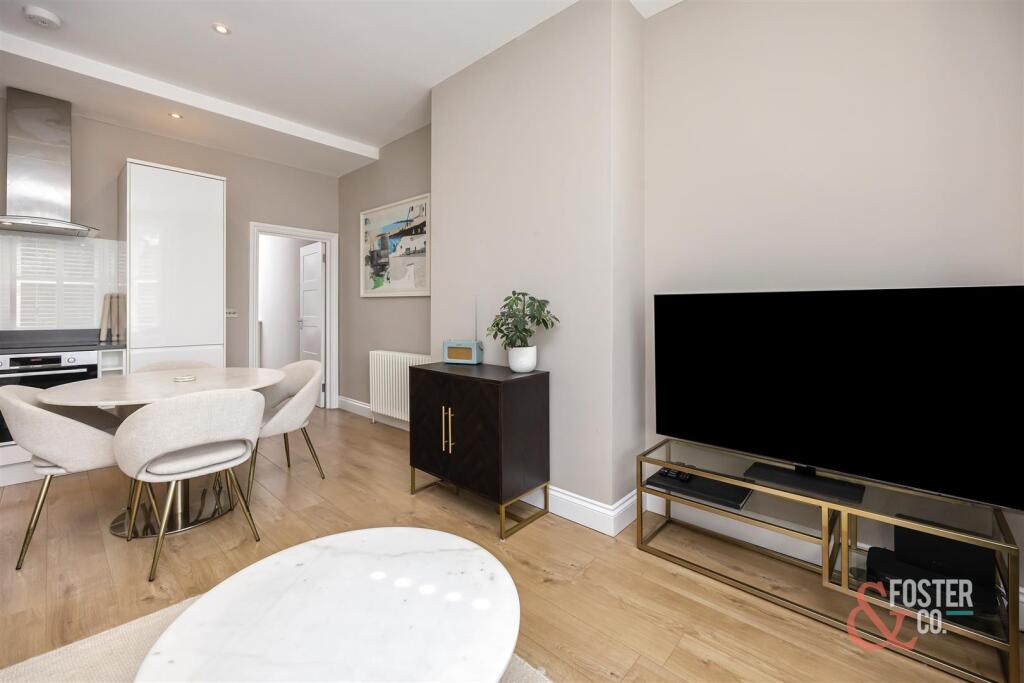 Stanford Avenue_9_Flat 5-013.jpg