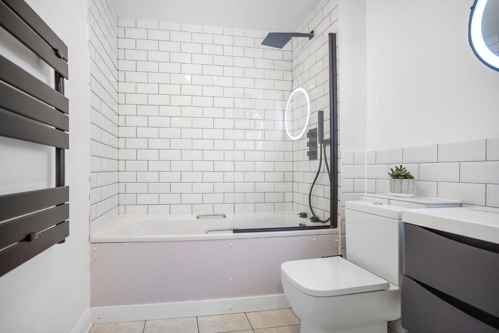 Bathroom.JPG