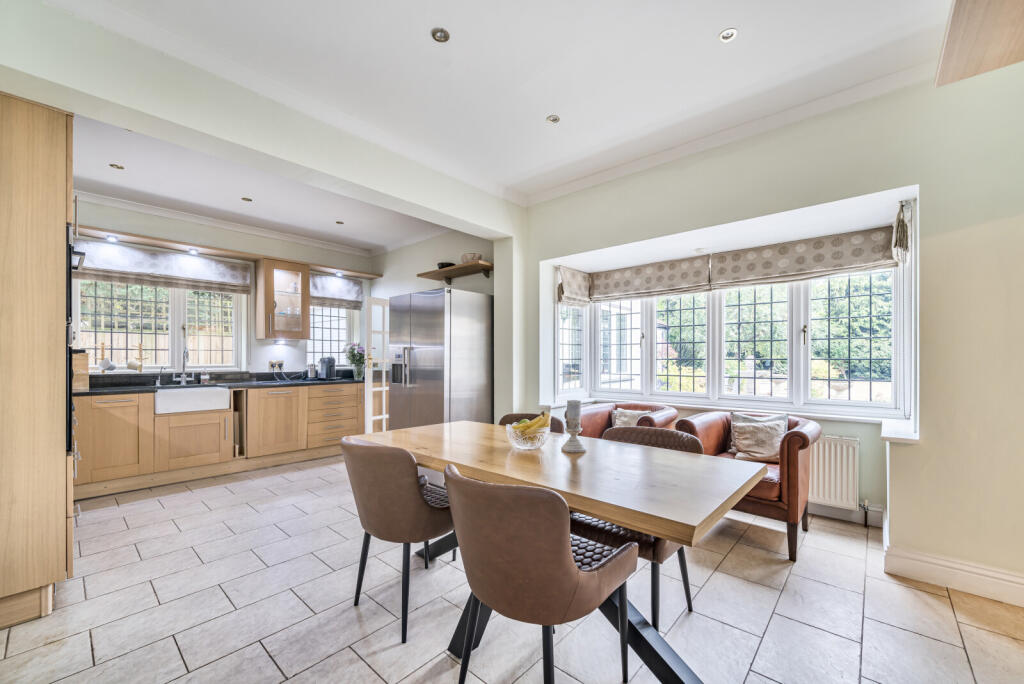 1328696-11-687e90...