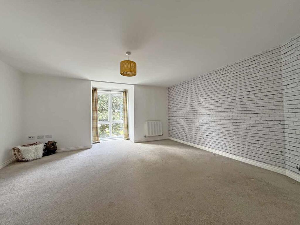 Samuel Bassett Avenue 6 New Living Room 3.jpg