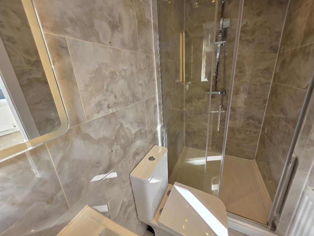 En-suite Shower Room/WC