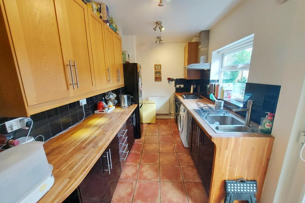 13' Fitted Kitchen 