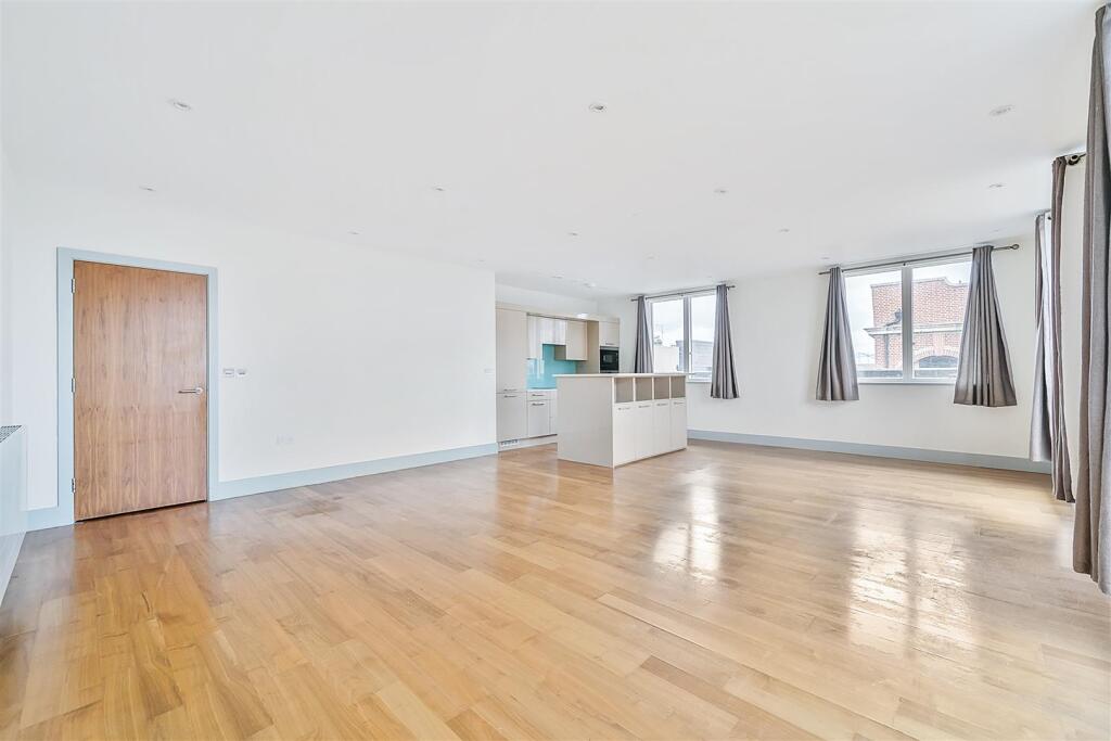 Kitchen / Living Room