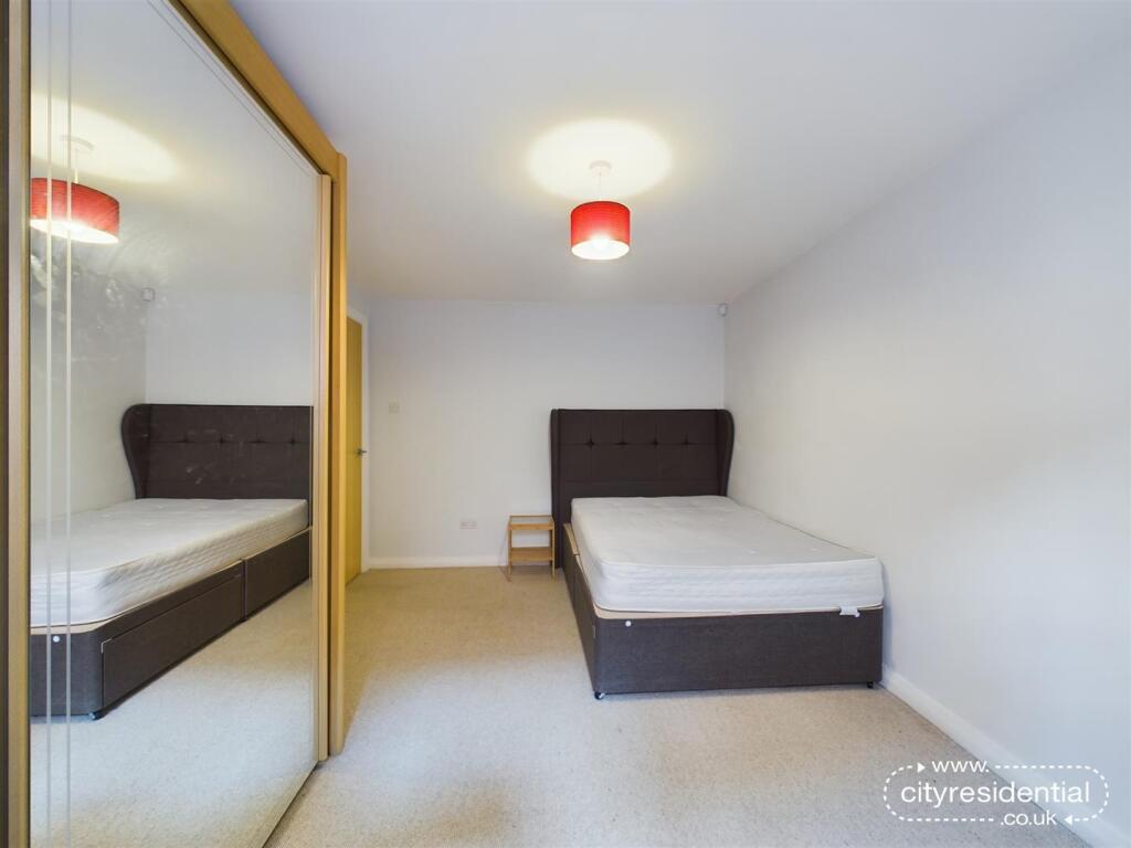 Bedroom .jpg