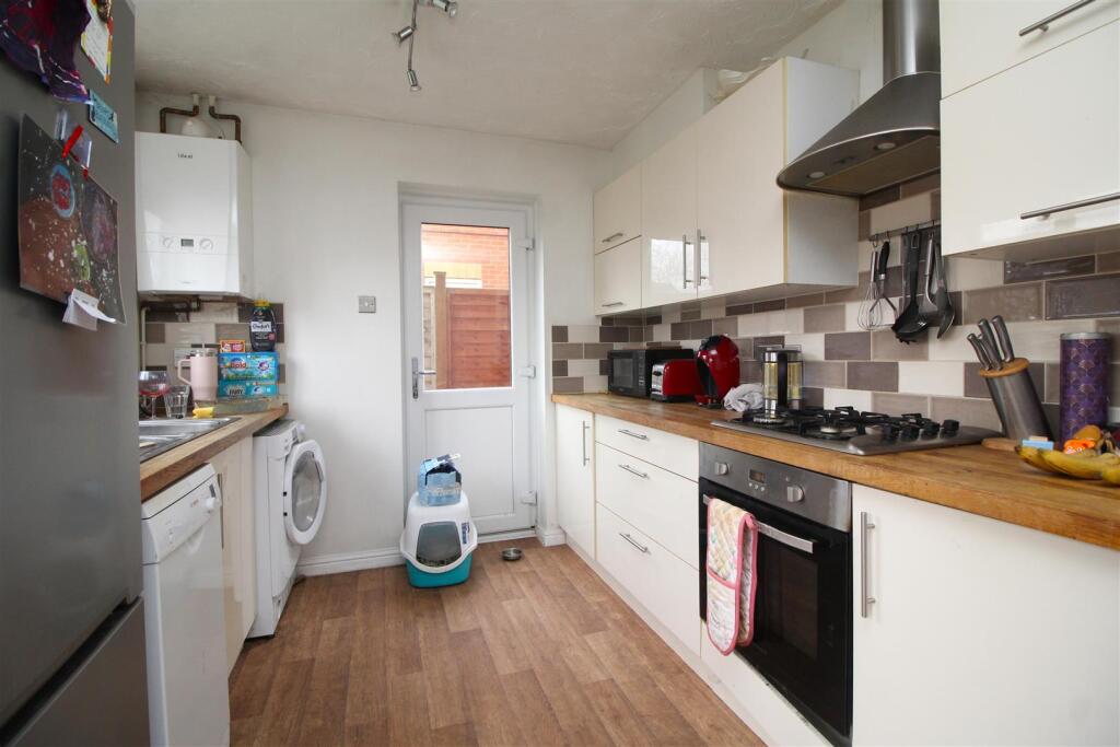 kitchen 3 .JPG