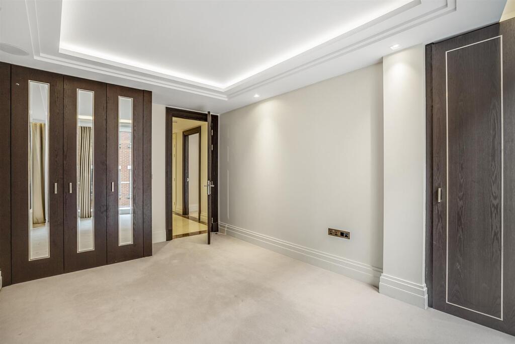 39WrenHouse,190Strand,WC2R-24.jpg