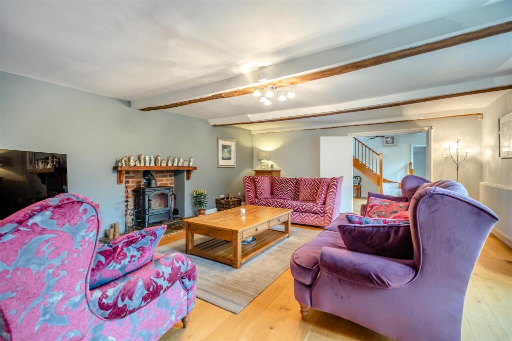8549356-interior05.jpg