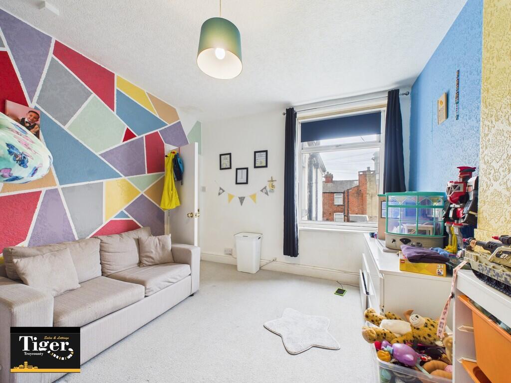 CAM02176G0-PR0725...