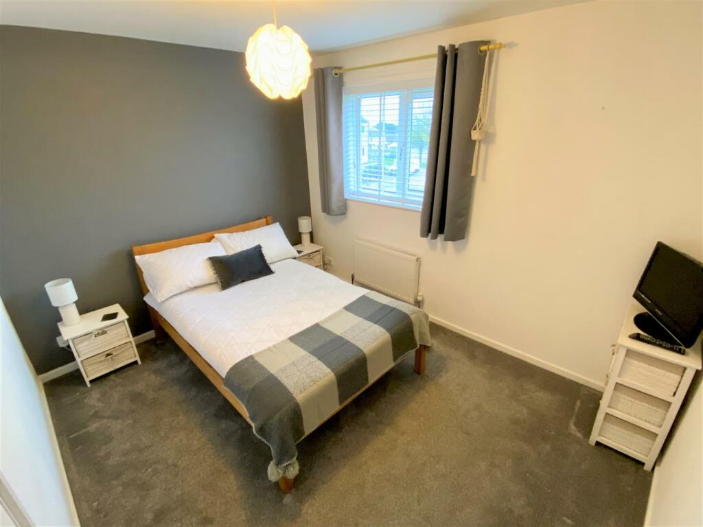 56 Calshot Close Bedroom 2