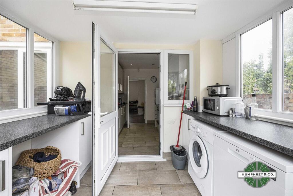 132 Lower Clapton Road -019.jpg