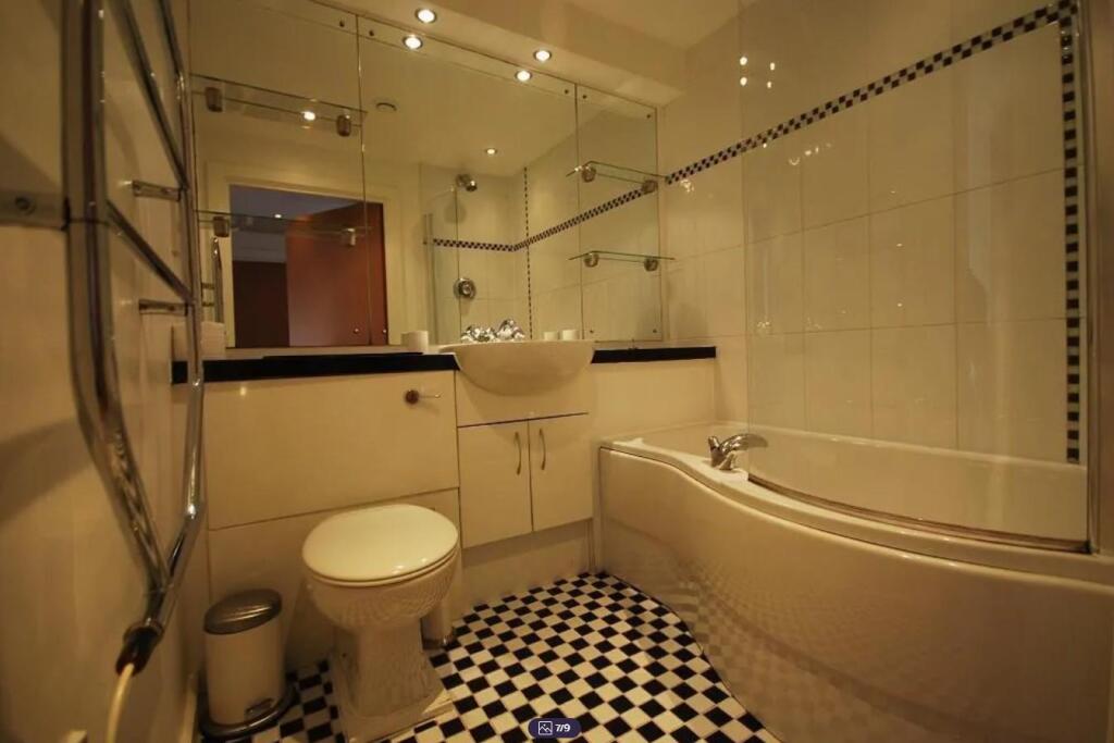 Main bathroom .jpg