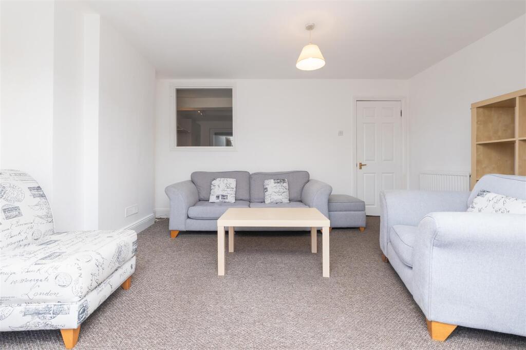 Flat-4-9-11-Kingsdown Parade-BS6-5UE-3.jpg