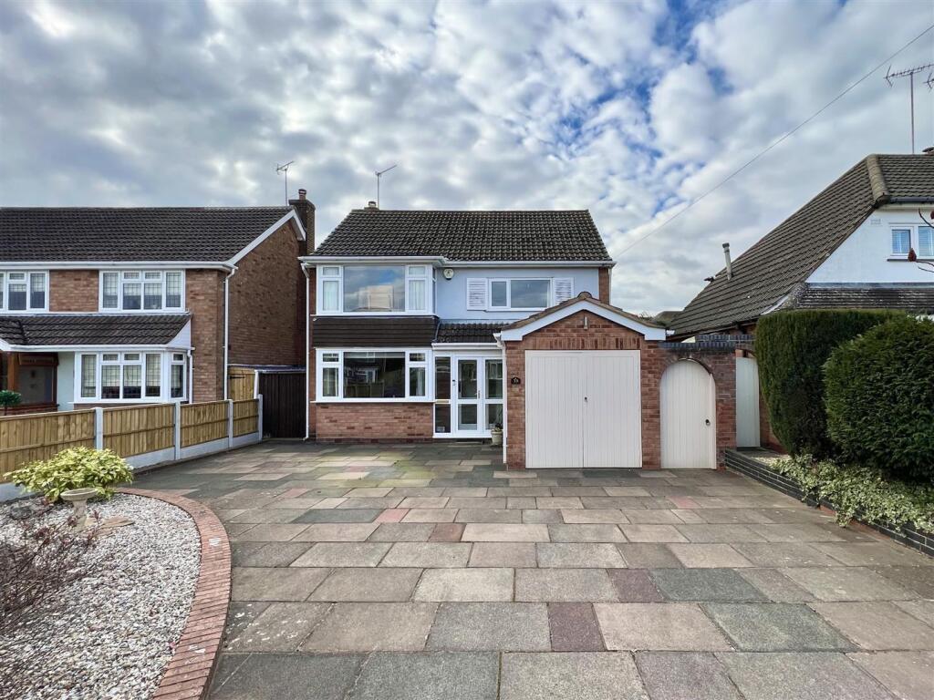 Lodge Crescent Hagley 1.jpg