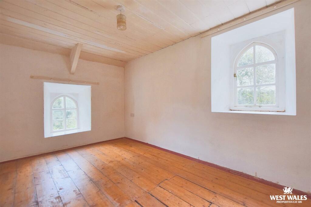 Upstairs Bedroom (3)