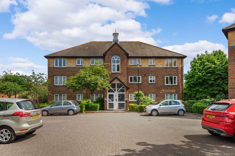 19 Cotswold Way, Worcester Park