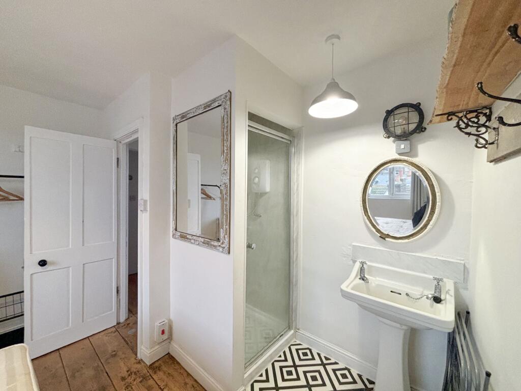 Flat 4 ,  21 North Marine Road, Scarborough