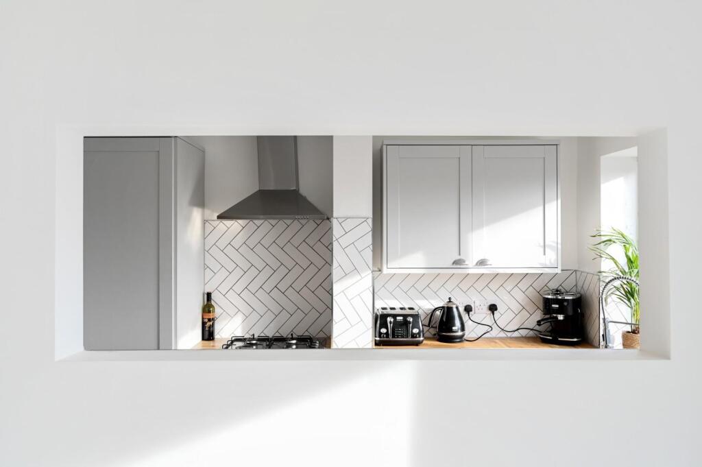 66 woodland ct bn3 (12).jpg