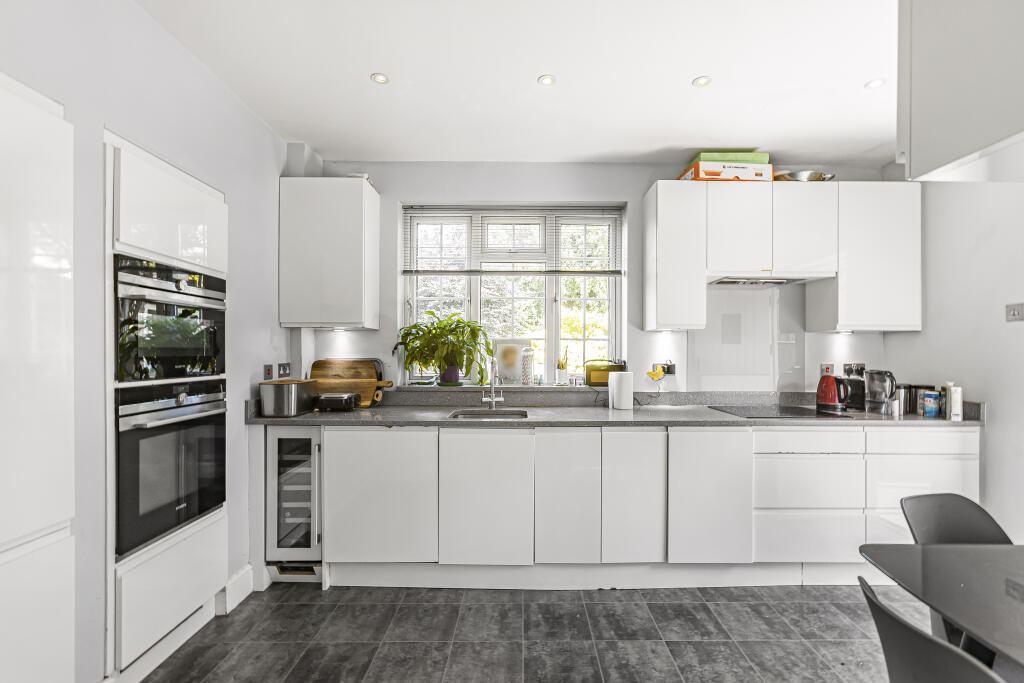 Kitchen/Dining