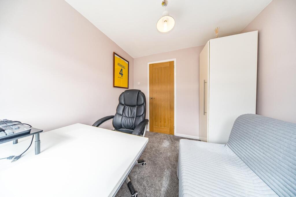 17 Arnside Avenue bedroom 3 2.jpg