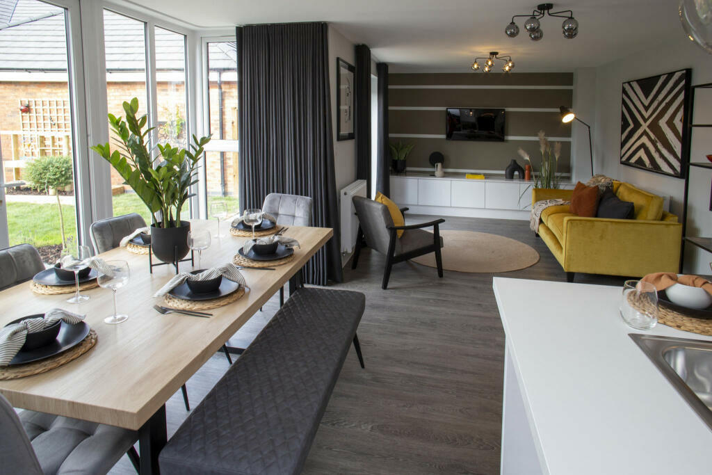 Kitchen &amp; Din...
