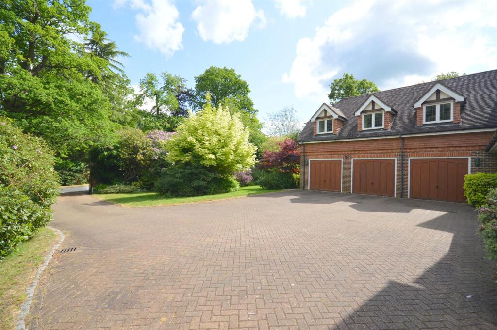 Driveway &amp; Garages