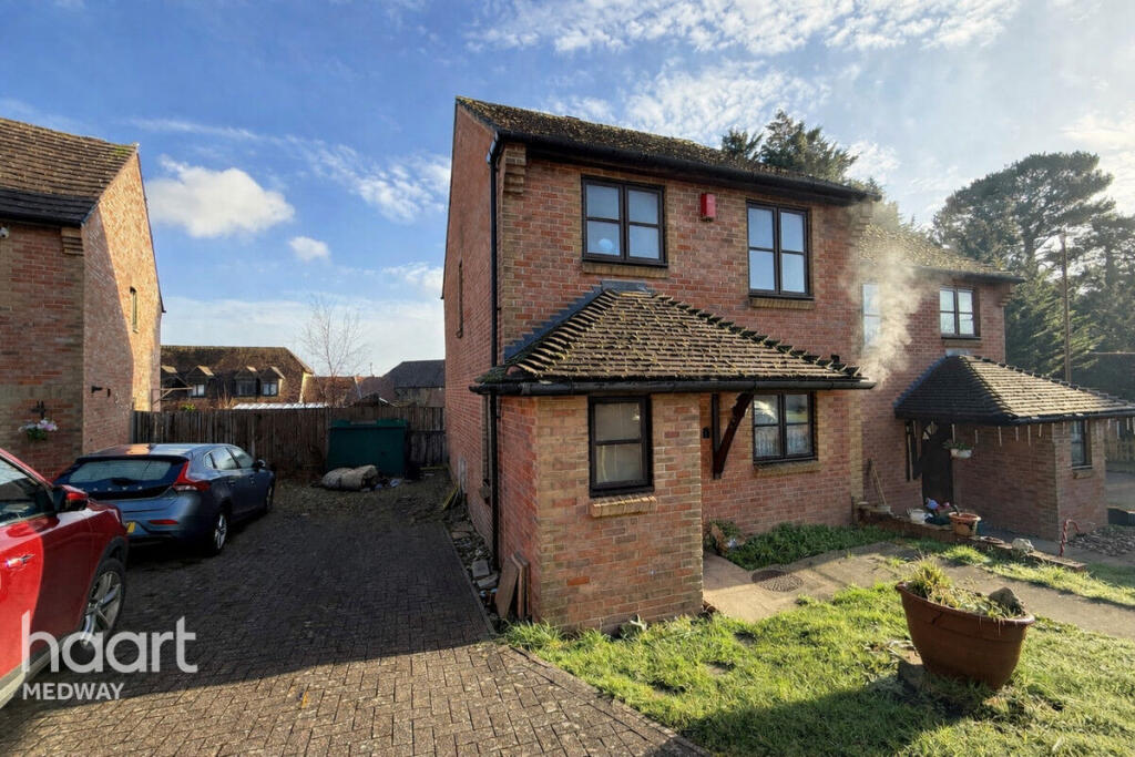 Alex Hughes Close, Snodland