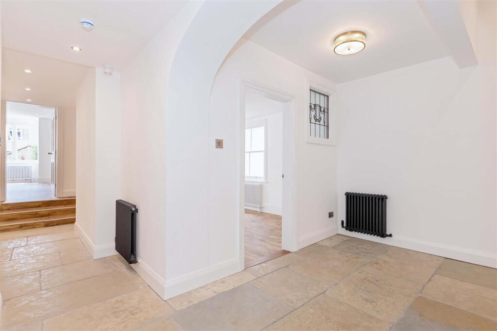 Adelaide Crescent_9.jpg