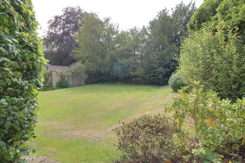 Garden to the West