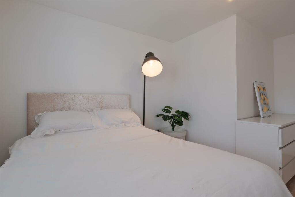 024-14 Brock Place Motherwell ML1 1AH.jpg
