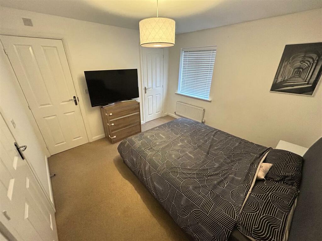 Narrowboat Lane, Northampton