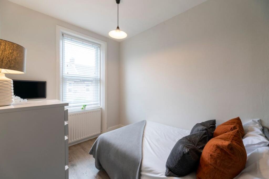 153HS - Bedroom 2