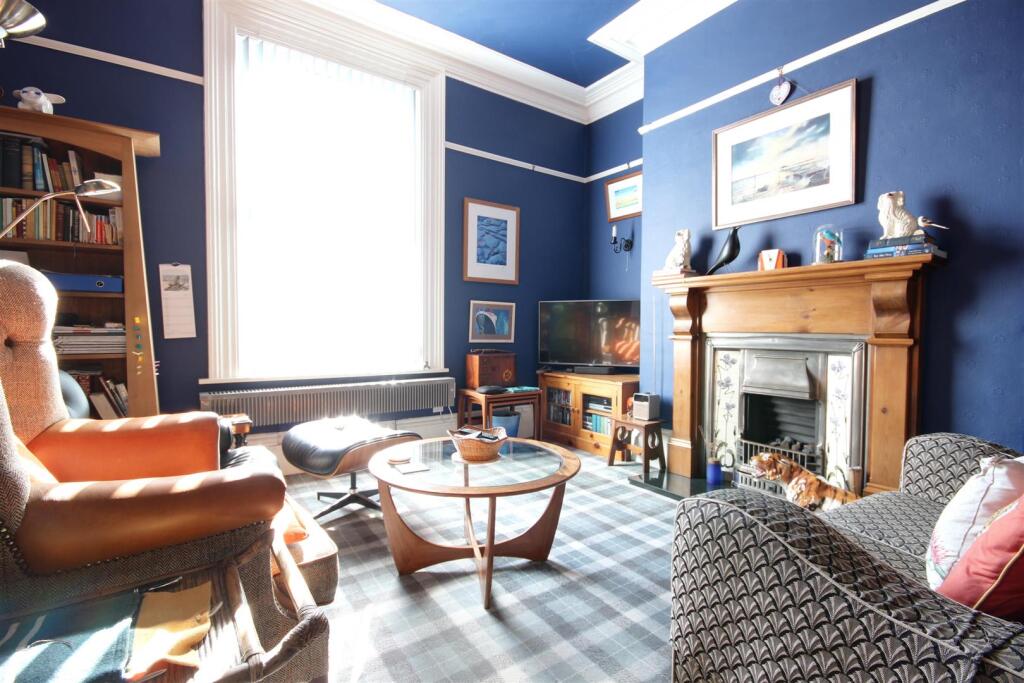 SITTING ROOM