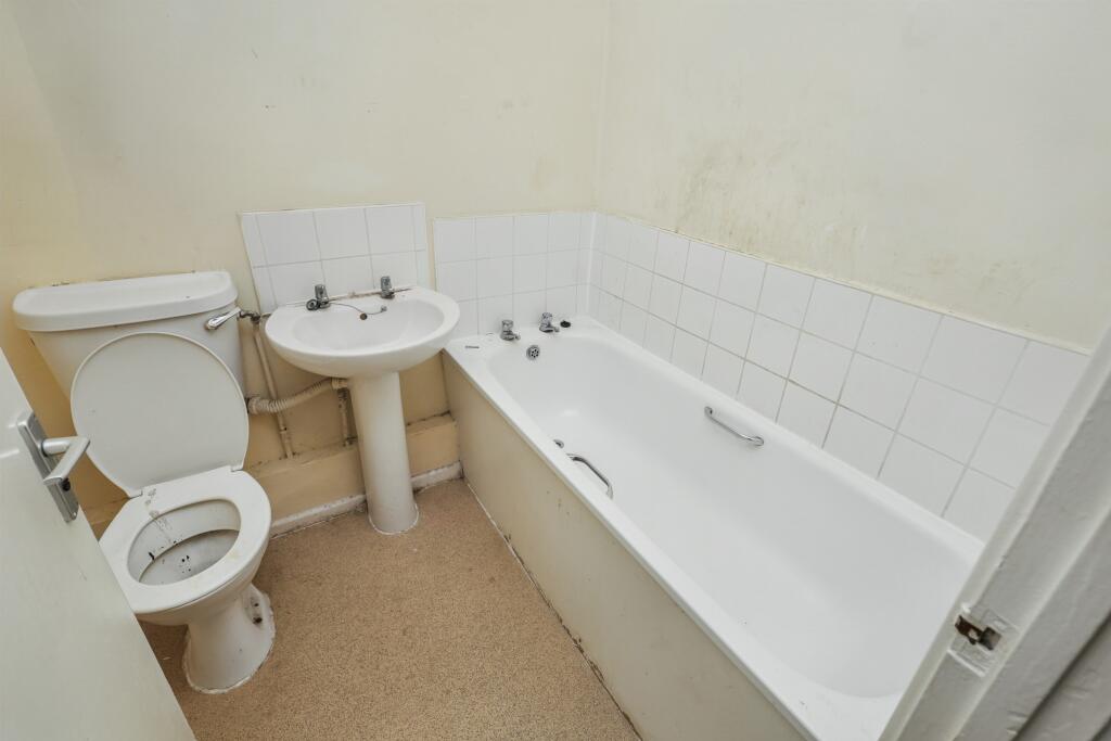 35 Eldeland, Basildon, Essex, SS15 5JG