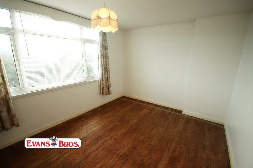 FRONT DOUBLE BEDROOM 1