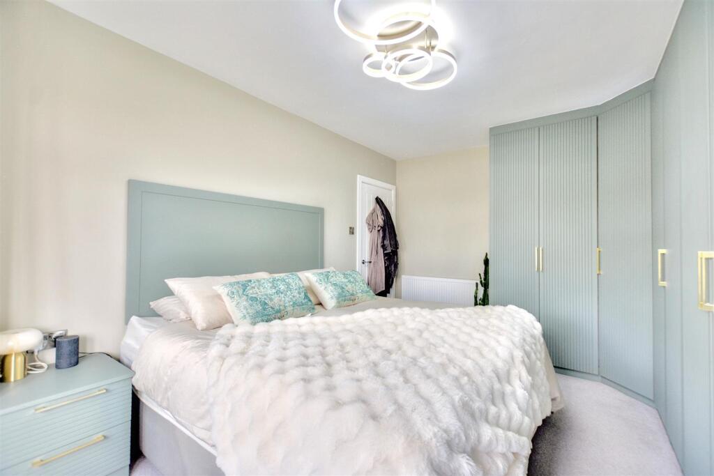 Bedroom 1_2.jpeg