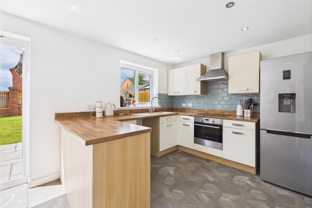 CAM03162G0-PR0277-STILL021