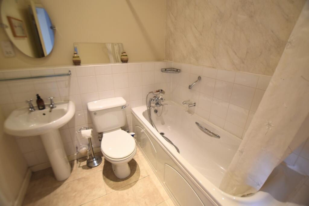 56 Enterprise Lane bathroom