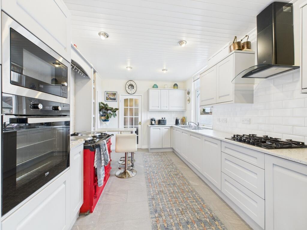 Kitchen and breakfast room