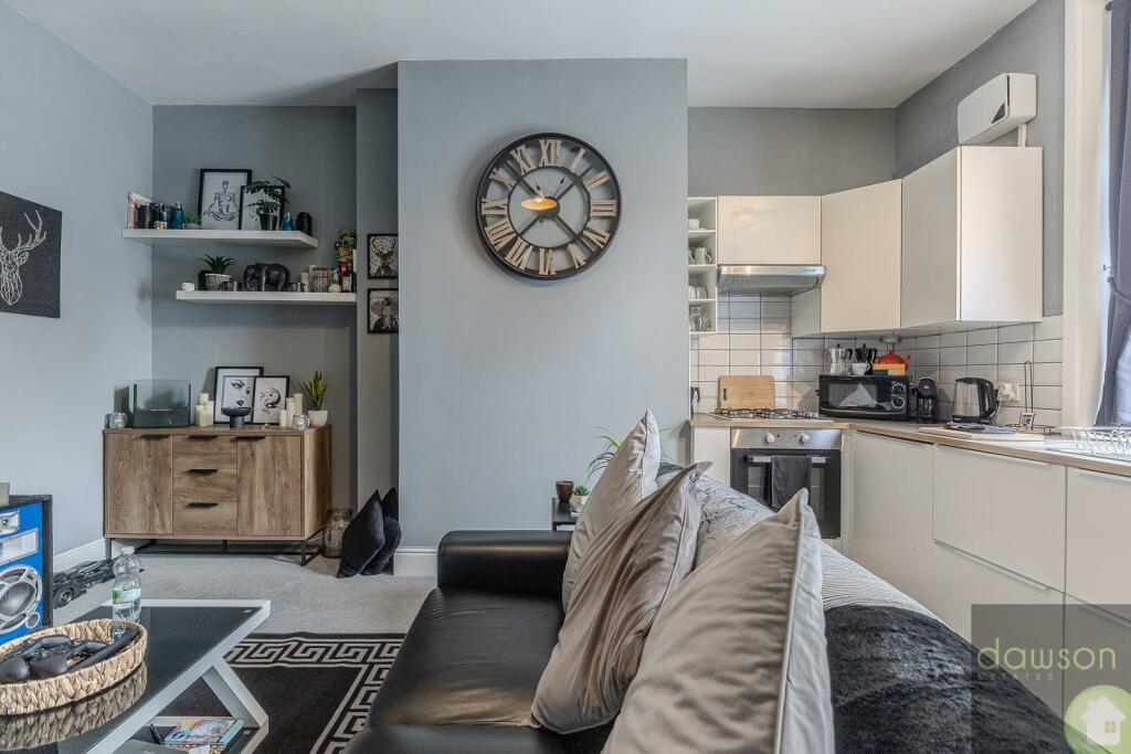 Lounge/Kitchen