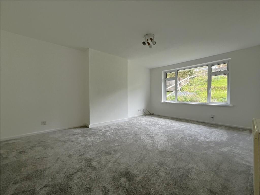 Sitting/dining room