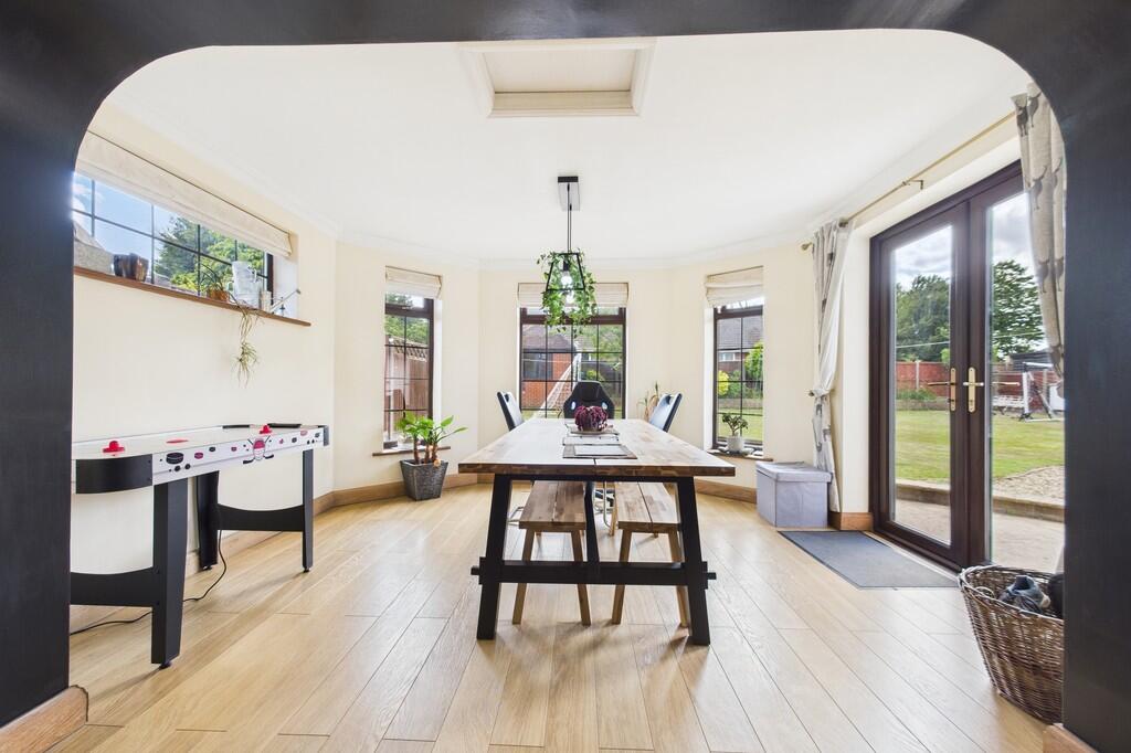 CAM01085G0-PR0589...