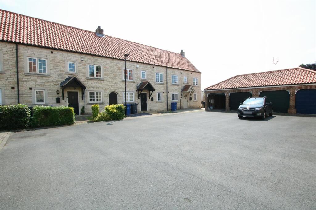 GARAGE &amp; PARKING